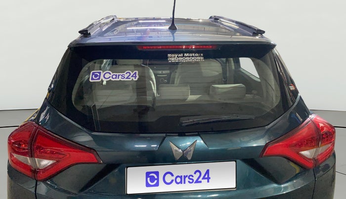 2022 Mahindra XUV300 W8 (O) 1.5 DIESEL, Diesel, Manual, 1,10,037 km, Rear Windshield