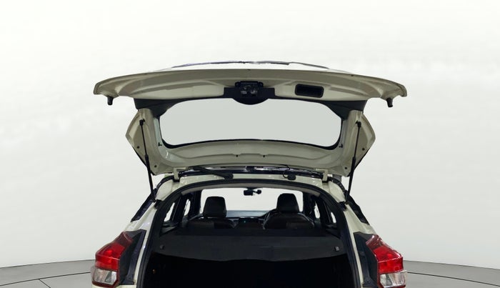 2020 Nissan Kicks XV PREMIUM (O) TURBO 1.3 DUAL TONE, Petrol, Manual, 54,686 km, Boot Door Open