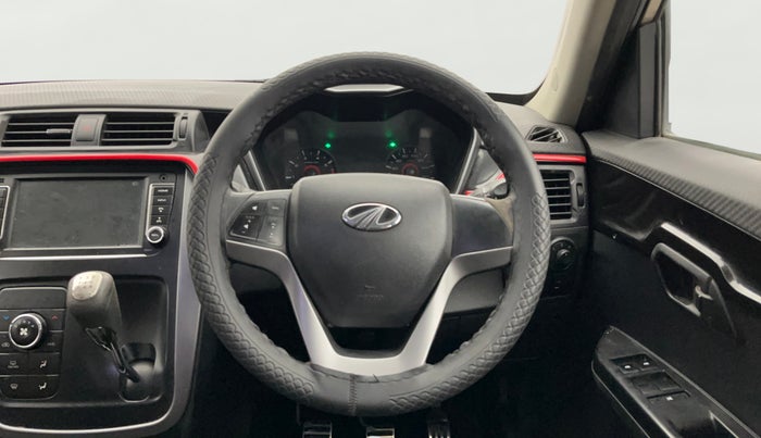 2017 Mahindra KUV 100 NXT K8 P 6 STR, Petrol, Manual, 54,683 km, Steering Wheel Close Up