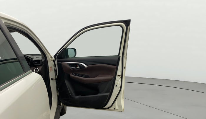 2022 Maruti Grand Vitara ZETA SMART HYBRID, Petrol, Manual, 55,993 km, RHS Front Door