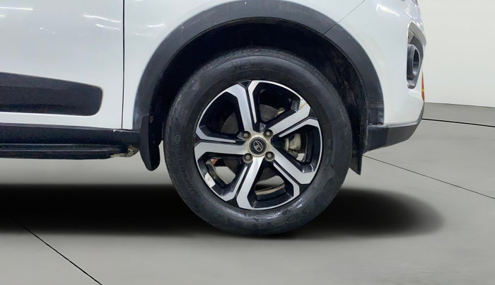 2022 Tata NEXON XZA PLUS PETROL, Petrol, Automatic, 62,499 km, Right Front Wheel