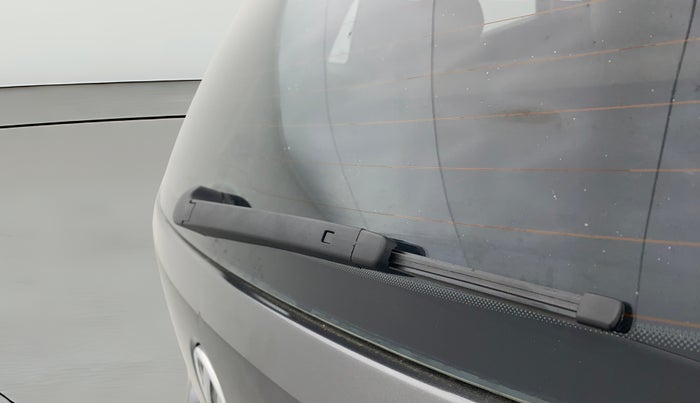 2013 Volkswagen Polo COMFORTLINE 1.2L, Diesel, Manual, 1,22,329 km, Rear Wiper