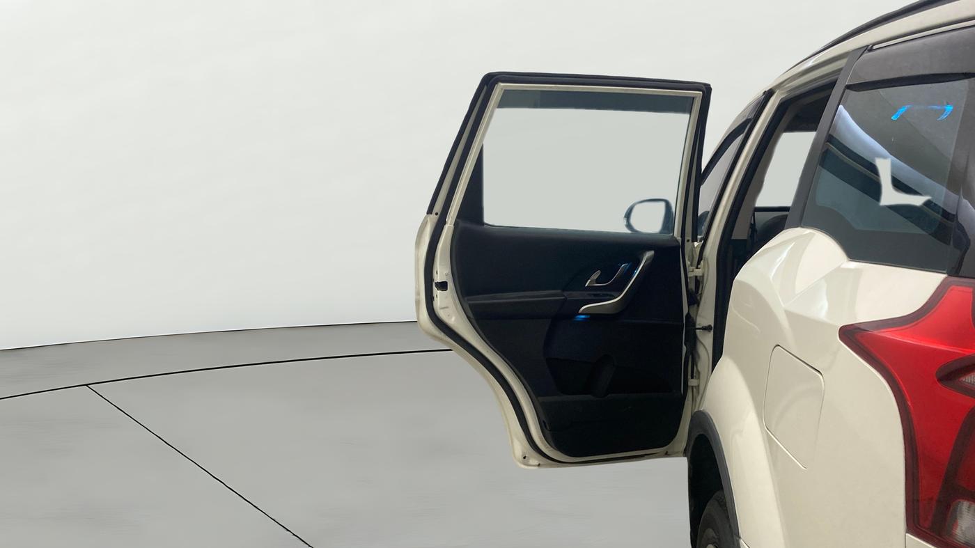 2020 Mahindra XUV500 W7, Diesel, Manual, 62,010 km, LHS Rear Door