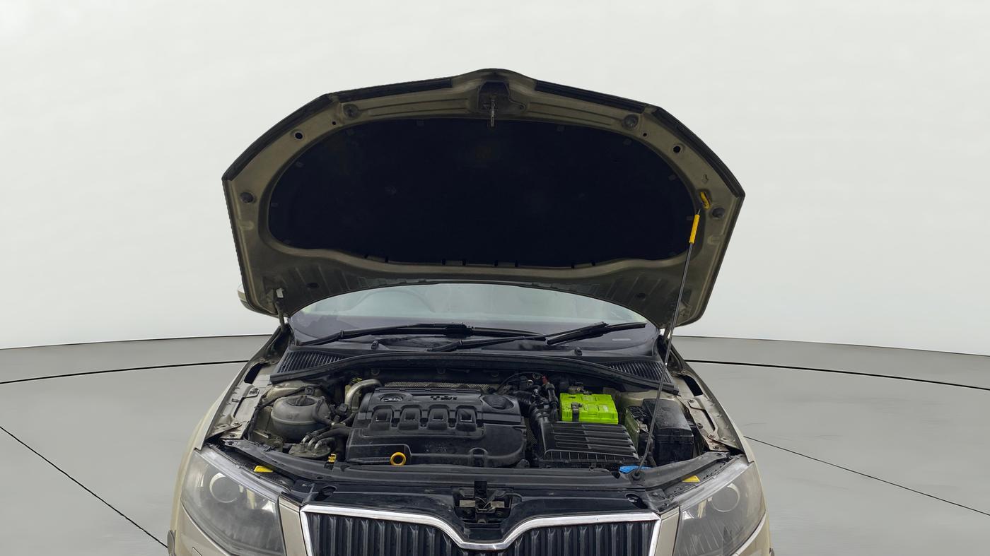 2014 Skoda Octavia ELEGANCE 2.0 TDI AT, Diesel, Automatic, 77,176 km, Open Bonet