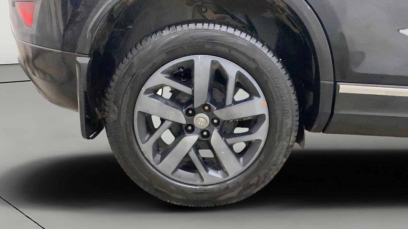 2022 Tata Harrier XZA Plus 2.0L Kryotec Halo Dark Edition, Diesel, Automatic, 1,33,989 km, Right Rear Wheel