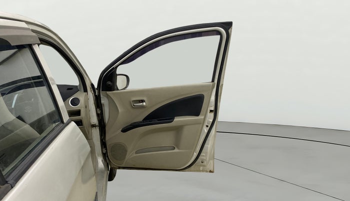 2016 Maruti Celerio VXI CNG, CNG, Manual, 98,051 km, RHS Front Door
