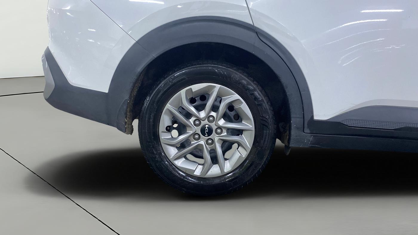 2023 KIA CARENS PRESTIGE 1.5 DIESEL IMT 7 STR, Diesel, Manual, 53,444 km, Right Rear Wheel