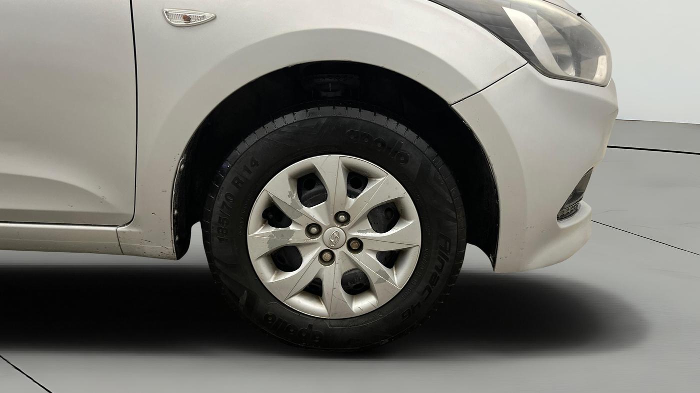 2015 Hyundai Elite i20 MAGNA 1.2, CNG, Manual, 89,366 km, Right Front Wheel