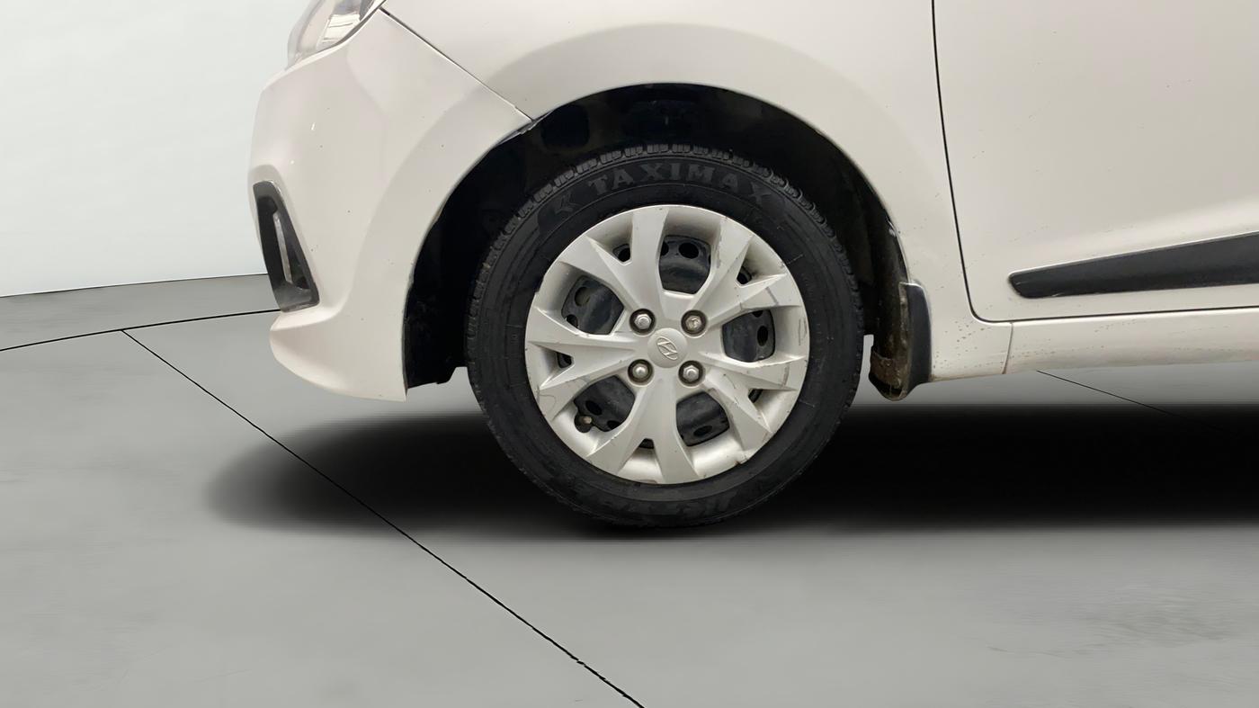2014 Hyundai Grand i10 SPORTZ 1.1 CRDI, Diesel, Manual, 1,15,397 km, Left Front Wheel