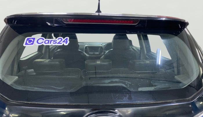 2020 Mahindra XUV300 W6 1.2 PETROL, Petrol, Manual, 83,760 km, Rear Windshield