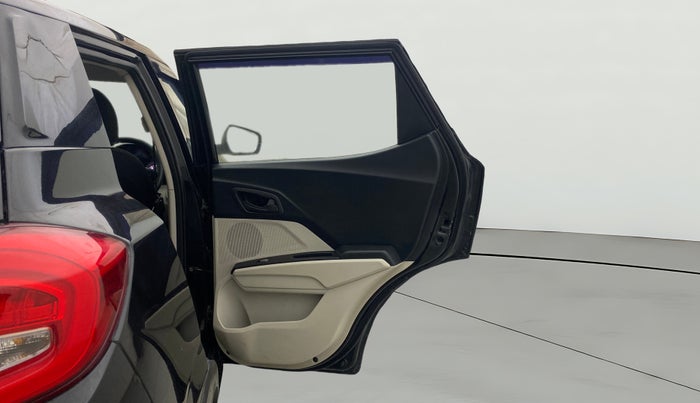 2022 Mahindra XUV300 W4 1.2 PETROL, Petrol, Manual, 38,721 km, RHS Rear Door