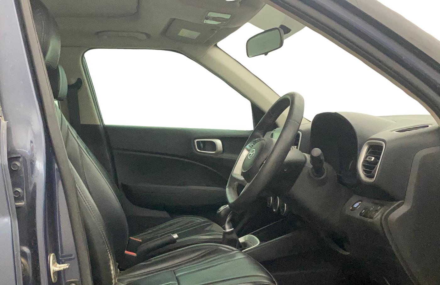 2022 Hyundai VENUE SX 1.5 (O) EXECUTIVE CRDI, Diesel, Manual, 82,560 km, Right Side Front Door Cabin