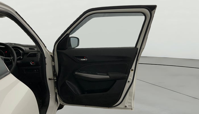 2023 Maruti Swift ZXI, Petrol, Manual, 30,782 km, RHS Front Door