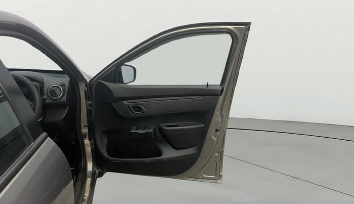 2017 Renault Kwid RXL, Petrol, Manual, 45,714 km, RHS Front Door