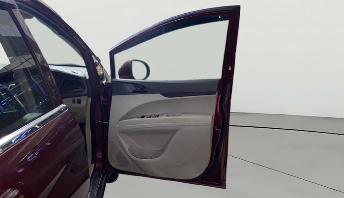 2019 Mahindra MARAZZO M4 8 STR, Diesel, Manual, 87,903 km, RHS Front Door