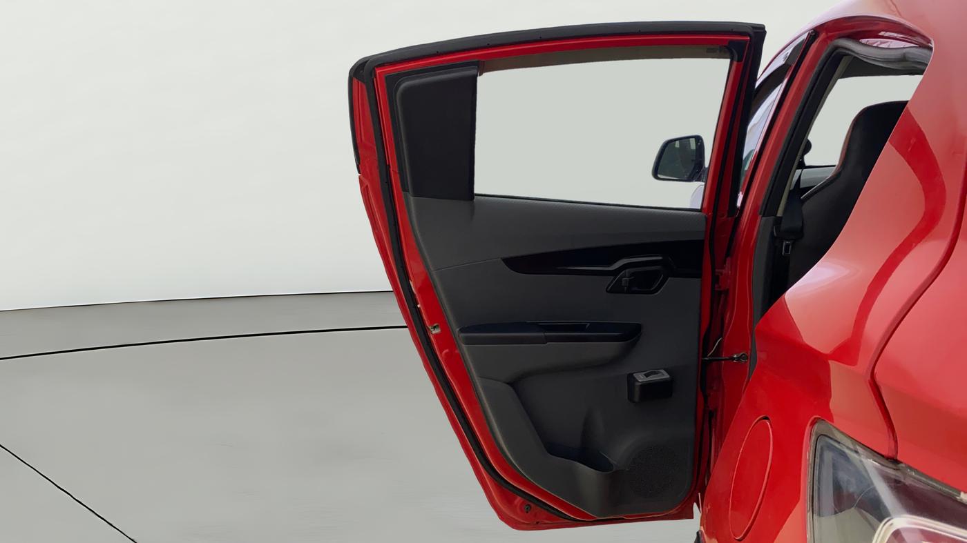 2018 Mahindra KUV 100 NXT K2 P 6 STR, Petrol, Manual, 33,713 km, LHS Rear Door