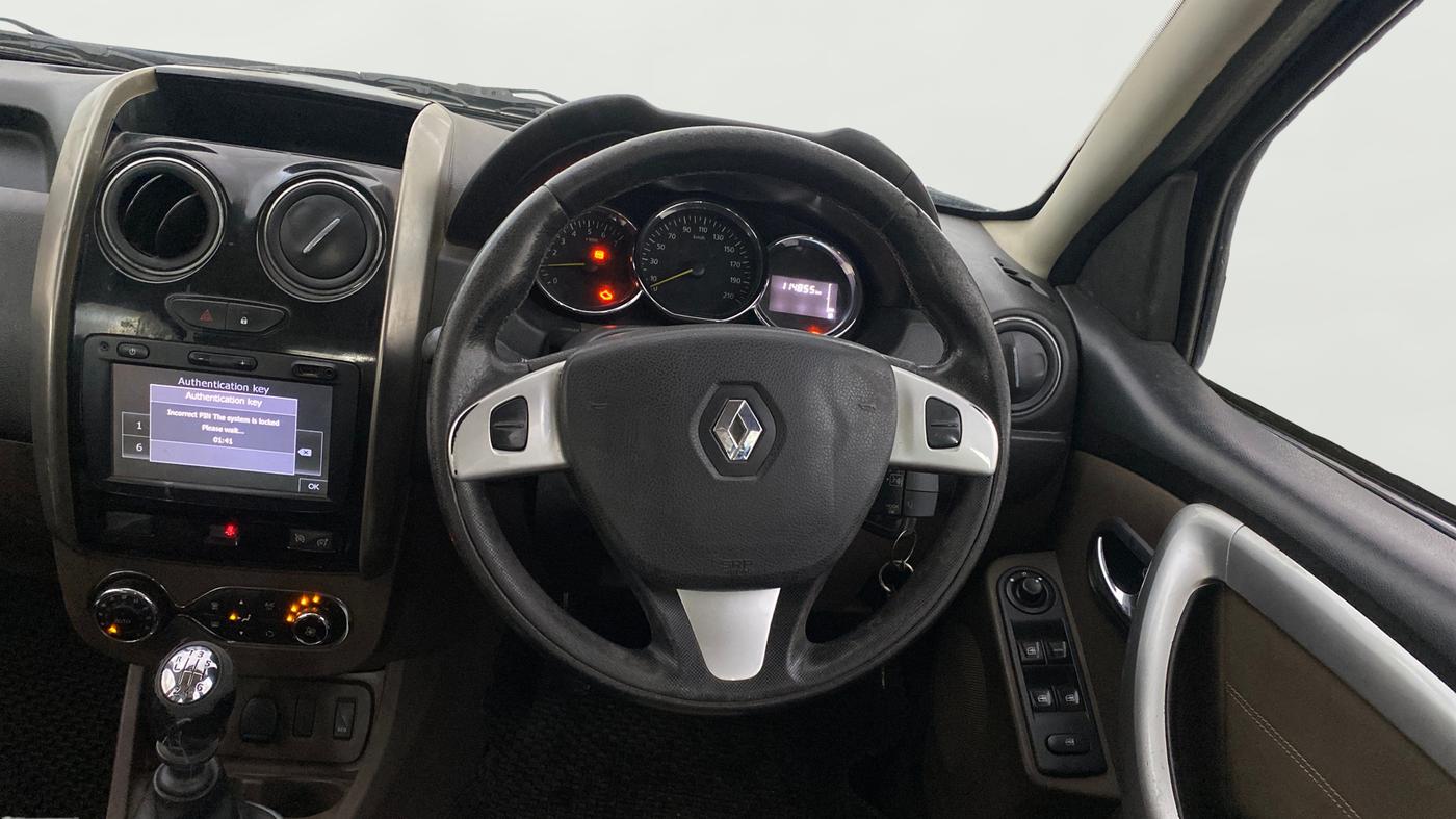 2017 Renault Duster 110 PS RXZ DIESEL, Diesel, Manual, 1,14,955 km, Steering Wheel Close Up