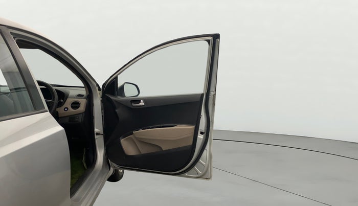 2014 Hyundai Xcent SX 1.2, Petrol, Manual, 89,519 km, RHS Front Door