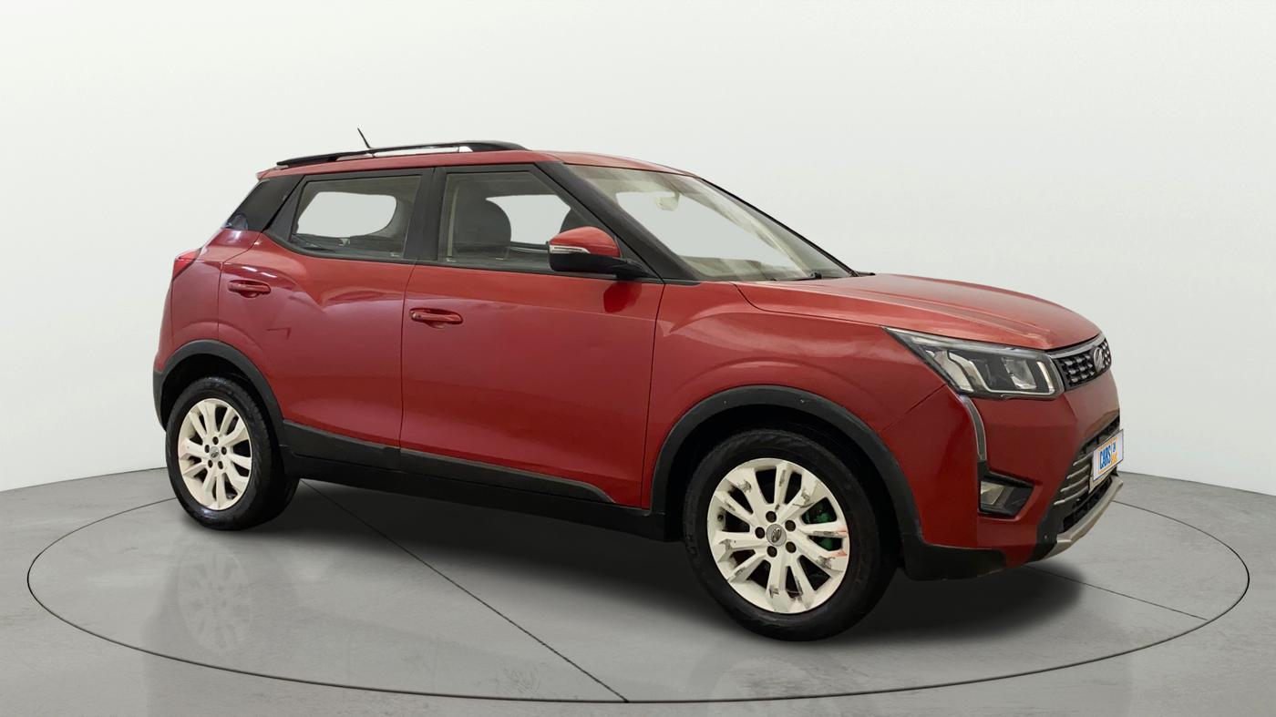 2019 Mahindra XUV300 W8 1.2 PETROL, Petrol, Manual, 83,596 km, Right Front Diagonal