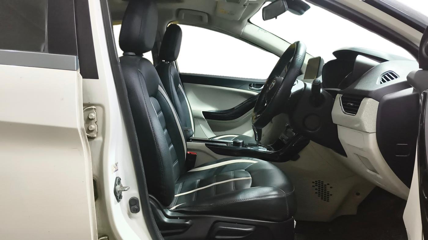 2021 Tata NEXON XZA PLUS SUNROOF PETROL, Petrol, Automatic, 50,314 km, Right Side Front Door Cabin