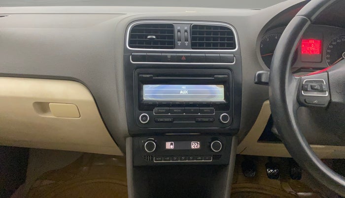 2012 Volkswagen Vento HIGHLINE 1.6 MPI, Petrol, Manual, 1,07,051 km, Air Conditioner