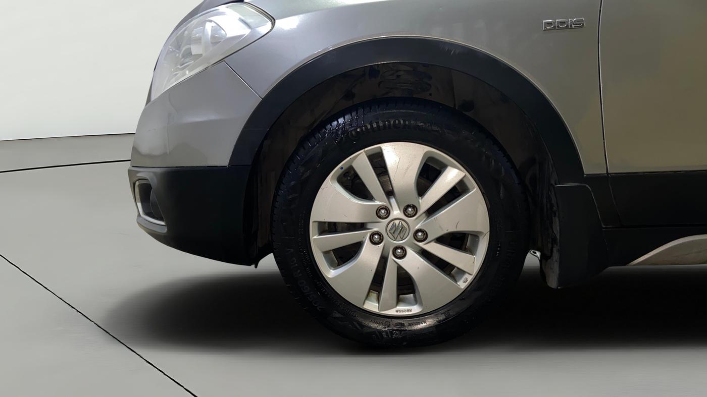 2015 Maruti S Cross ALPHA 1.6, Diesel, Manual, 1,32,030 km, Left Front Wheel
