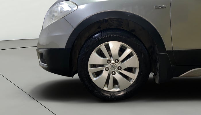2015 Maruti S Cross ALPHA 1.6, Diesel, Manual, 1,31,439 km, Left Front Wheel