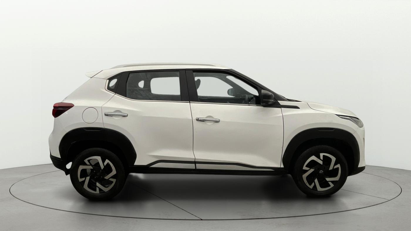 2023 Nissan MAGNITE XV PREMIUM TURBO CVT, Petrol, Automatic, 18,664 km, Right Side View
