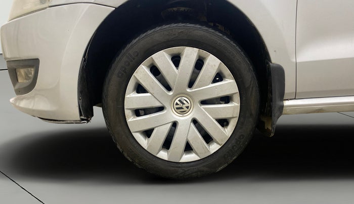 2014 Volkswagen Polo COMFORTLINE 1.5L, Diesel, Manual, 1,13,971 km, Left Front Wheel