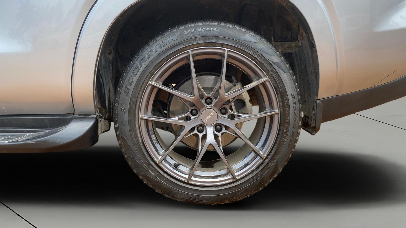 2023 Maruti Invicto ZETA PLUS 7 STR STRONG HYBRID, Hybrid, Automatic, 43,056 km, Left Rear Wheel