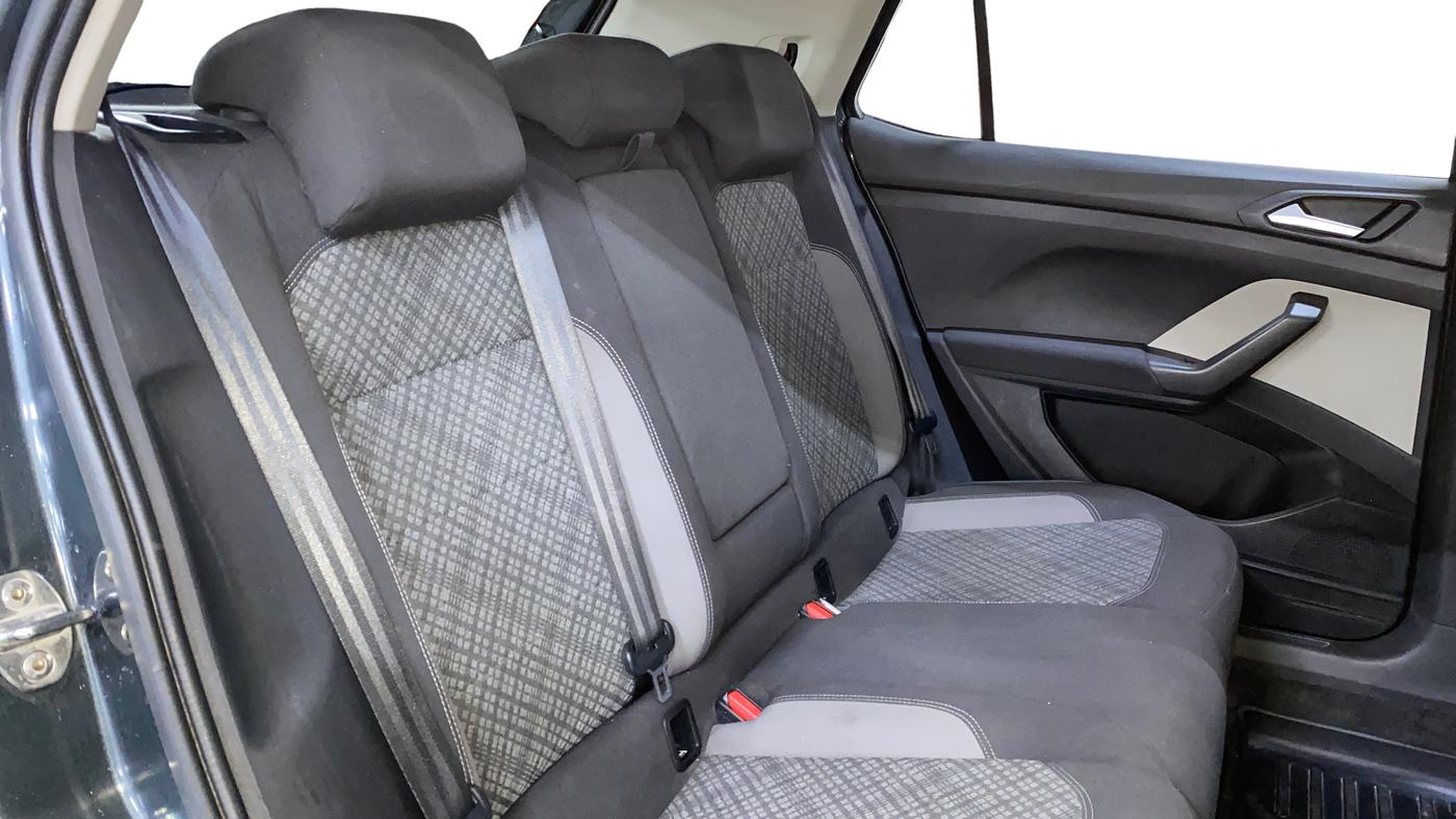 2022 Volkswagen TAIGUN HIGHLINE 1.0 TSI MT, Petrol, Manual, 21,047 km, Right Side Rear Door Cabin