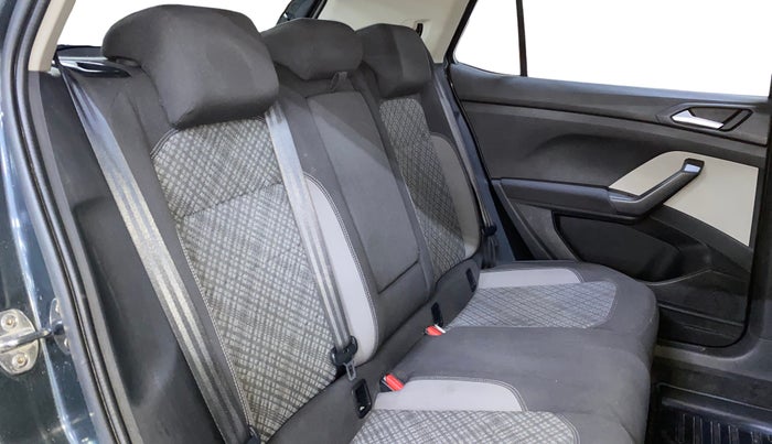 2022 Volkswagen TAIGUN HIGHLINE 1.0 TSI MT, Petrol, Manual, 21,476 km, Right Side Rear Door Cabin