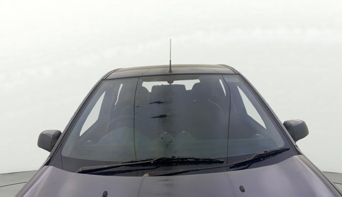 2013 Ford Figo TITANIUM 1.2 PETROL, Petrol, Manual, 28,990 km, Front Windshield