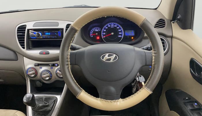 2014 Hyundai i10 MAGNA 1.1, Petrol, Manual, 24,676 km, Steering Wheel Close Up