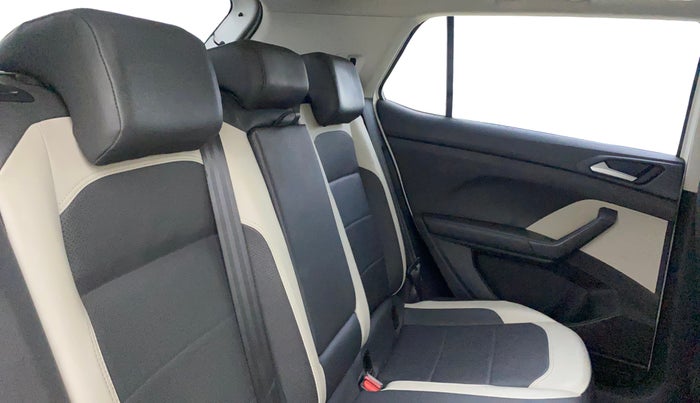 2022 Volkswagen TAIGUN TOPLINE 1.0 TSI MT, Petrol, Manual, 78,249 km, Right Side Rear Door Cabin