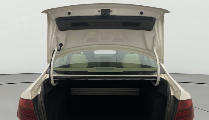 2020 Volkswagen Vento HIGHLINE PLUS 1.0L TSI AT, Petrol, Automatic, 92,609 km, Boot Door Open