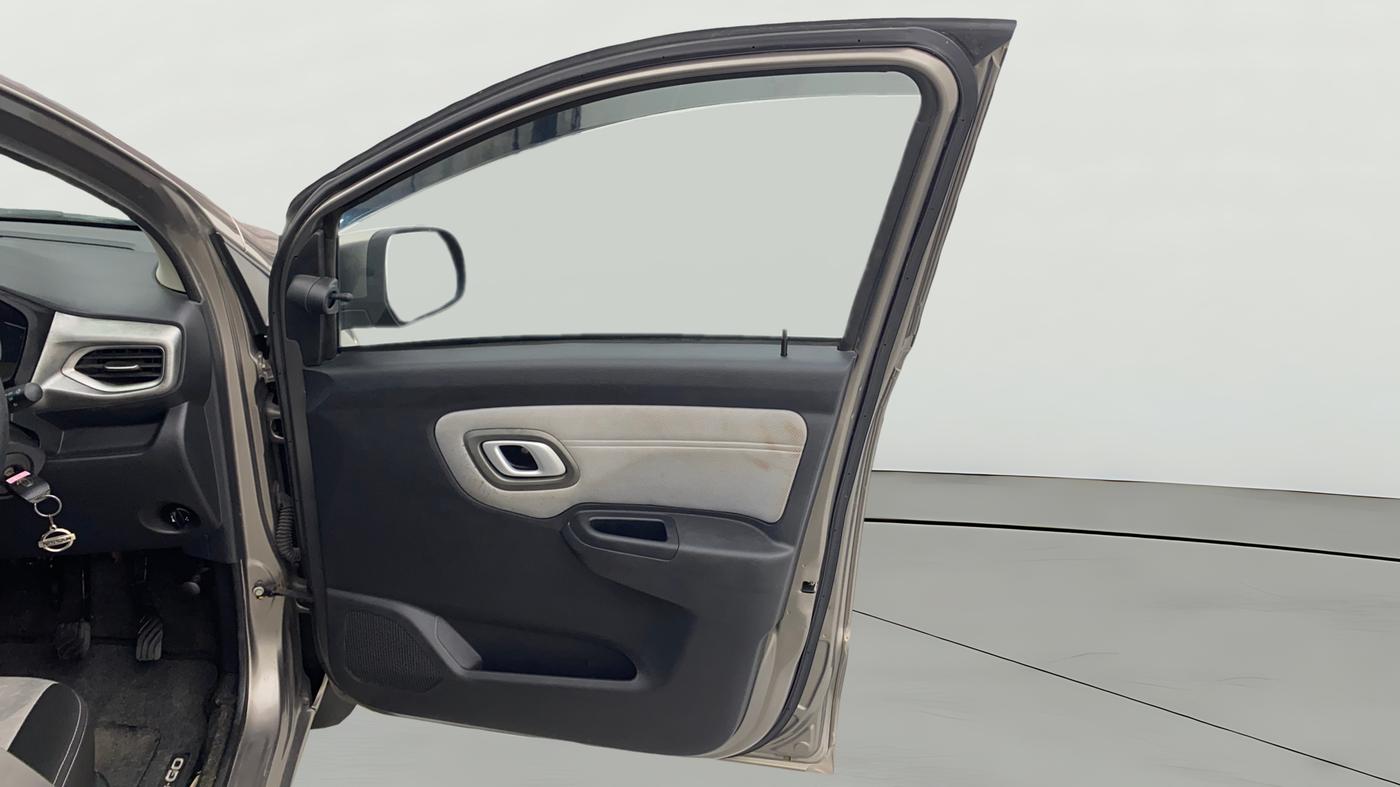2021 Datsun Redi Go T(O), Petrol, Manual, 31,128 km, RHS Front Door