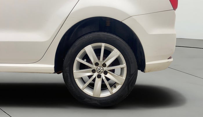 2016 Volkswagen Ameo HIGHLINE PLUS 1.5L 16 ALLOY, Diesel, Manual, 1,25,903 km, Left Rear Wheel