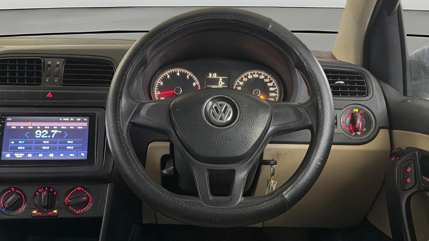 2016 Volkswagen Ameo COMFORTLINE 1.2L, Petrol, Manual, 1,23,664 km, Steering Wheel Close Up