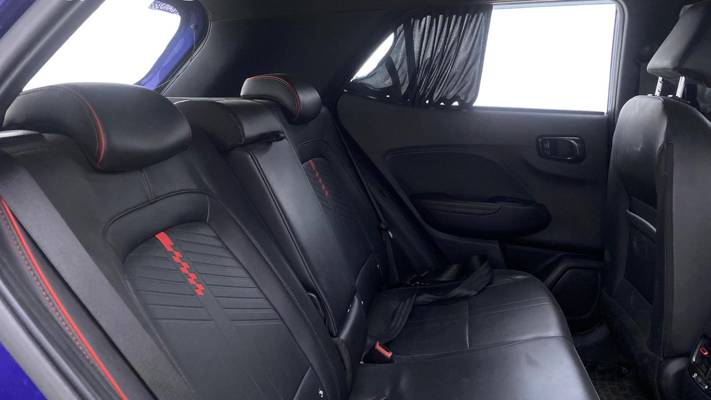 2022 Hyundai VENUE N LINE N8 1.0 TURBO DCT, Petrol, Automatic, 42,040 km, Right Side Rear Door Cabin
