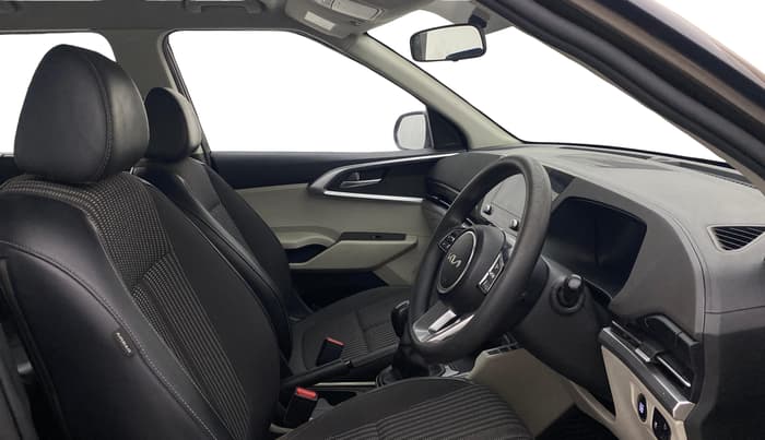 2022 KIA CARENS PRESTIGE PLUS 1.5 DIESEL 7 STR, Diesel, Manual, 1,15,064 km, Right Side Front Door Cabin