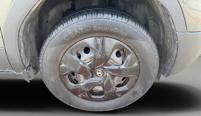 2023 Tata PUNCH ADVENTURE CAMO MT, Petrol, Manual, 32,753 km, Right Front Wheel