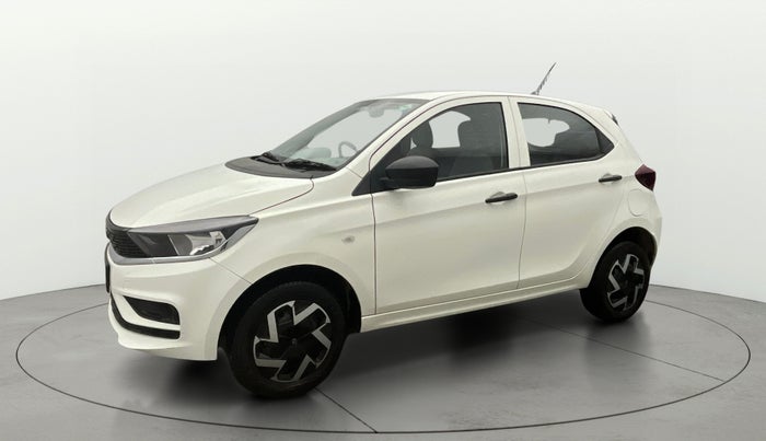 2025 Tata Tiago XM CNG, CNG, Manual, 3,036 km, Left Front Diagonal