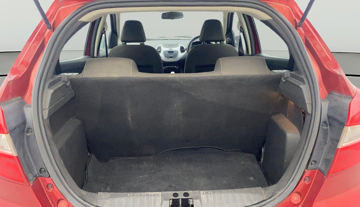 2016 Ford New Figo TITANIUM 1.2 PETROL MT, Petrol, Manual, 24,042 km, Boot Open Zoomed View