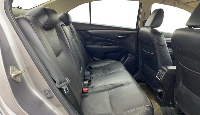 2016 Maruti Ciaz ZXI+, Petrol, Manual, 1,16,456 km, Right Side Rear Door Cabin