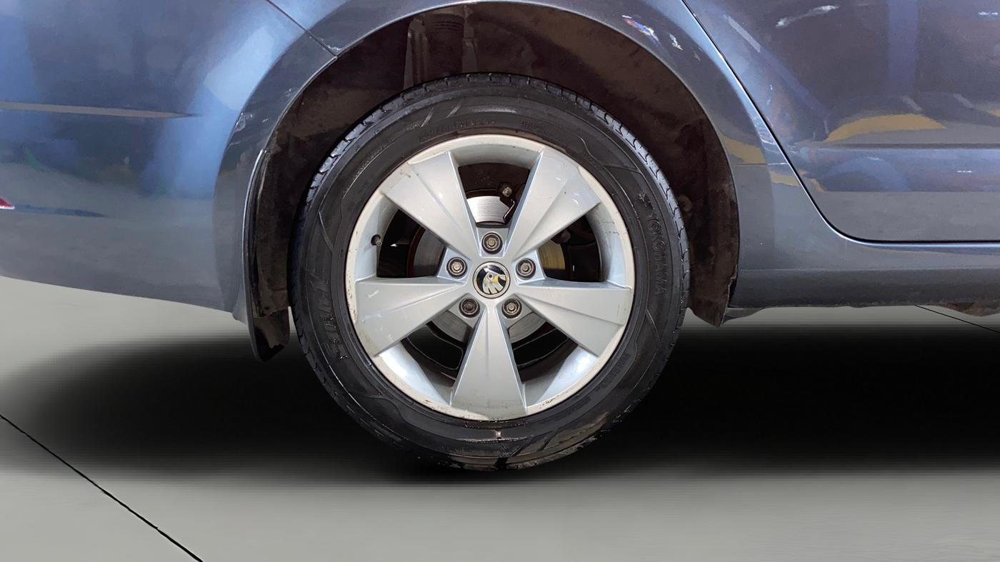 2019 Skoda Octavia 2.0 TDI CR STYLE AT, Diesel, Automatic, 47,250 km, Right Rear Wheel