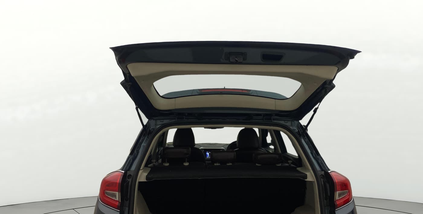 2022 Mahindra XUV300 W8(O) TURBO GDI, Petrol, Manual, 62,530 km, Boot Door Open
