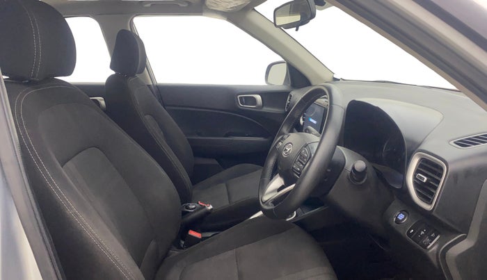 2019 Hyundai VENUE SX PLUS 1.0 TURBO DCT, Petrol, Automatic, 1,00,663 km, Right Side Front Door Cabin