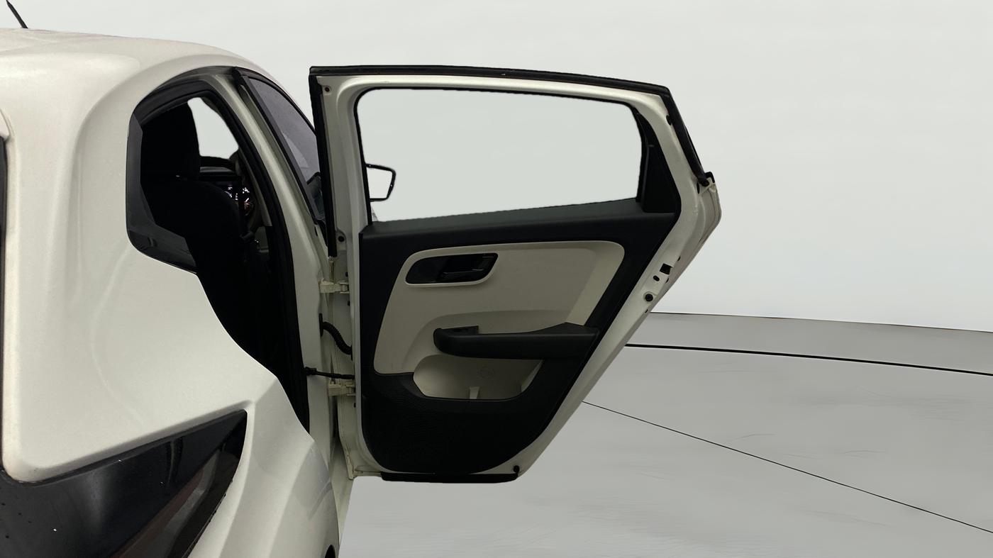 2021 Tata ALTROZ XM PLUS PETROL, Petrol, Manual, 65,950 km, RHS Rear Door