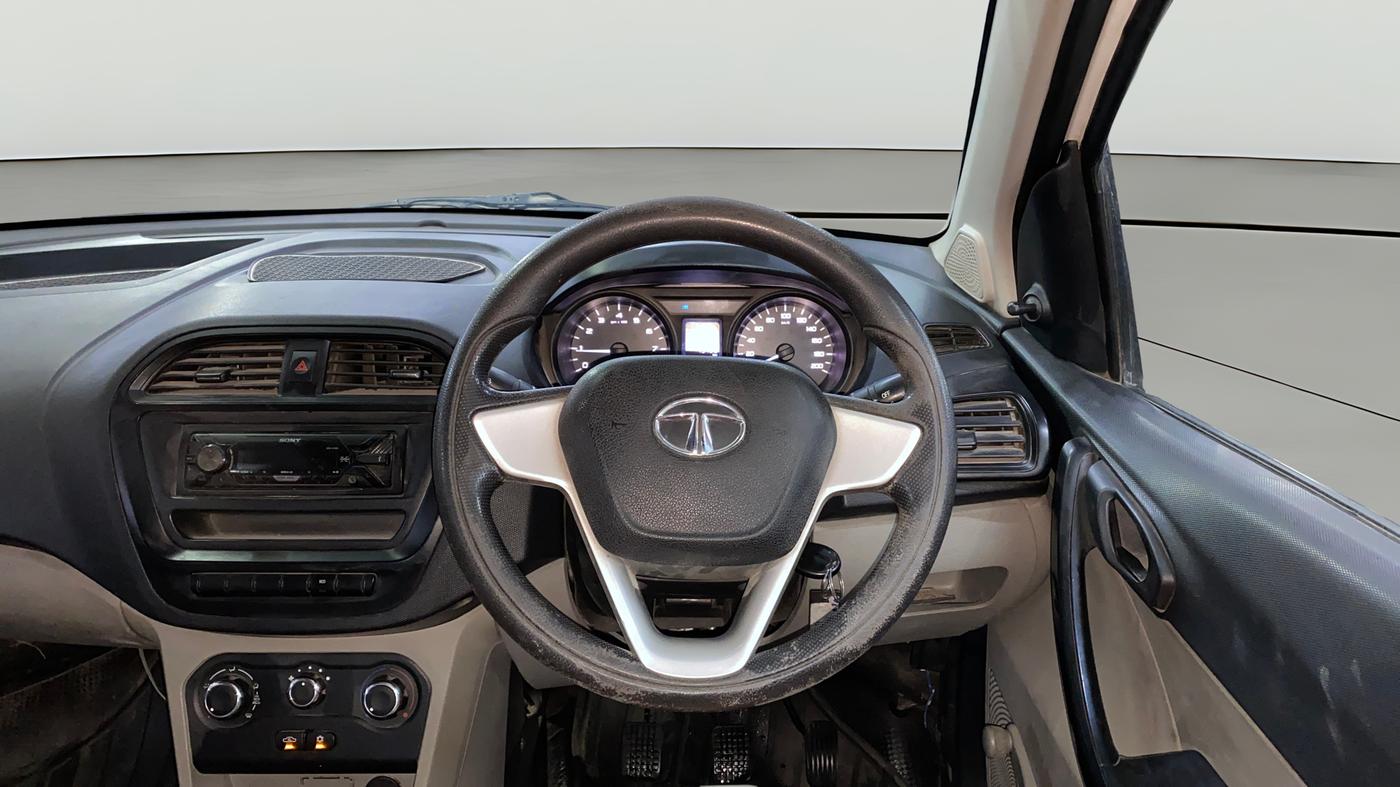 2018 Tata Tiago XE PETROL, Petrol, Manual, 49,226 km, Steering Wheel Close Up